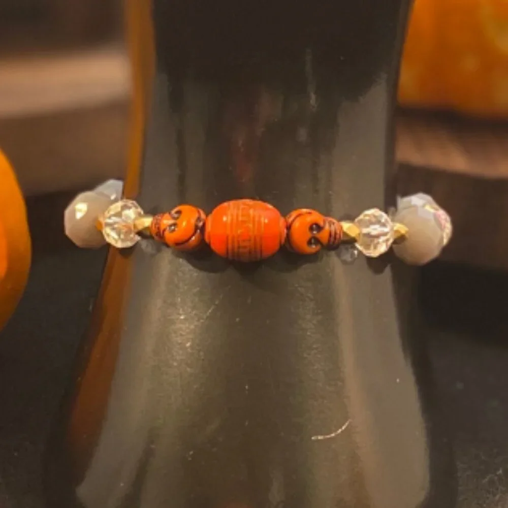 Halloween/Autumn-themed stretch bracelet